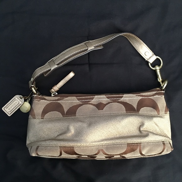 Authentic Coach purse - Picture 2 of 4